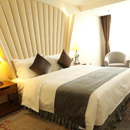 Zhi Hui Tang Feng Ze Hotel Chengdu Exteriör bild